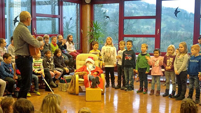 2-Advent-Nikolaus-3-lasst-uns-froh-und-munter-sein